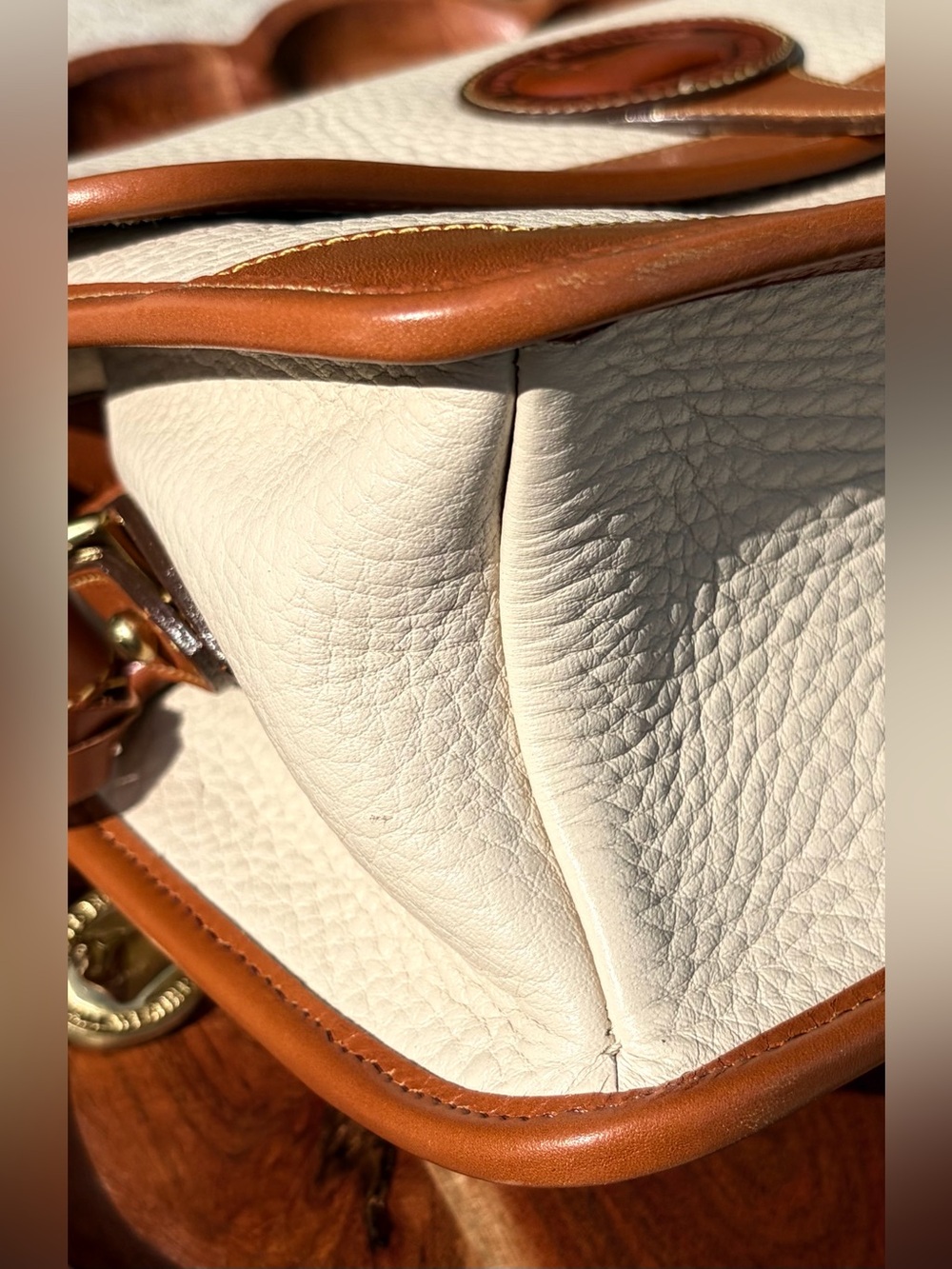 Vintage Dooney & Bourke Large Surrey All Weather Leather Crossbody Bag - Picture 15 of 17